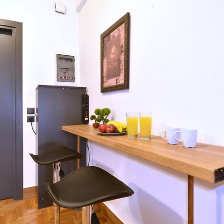 A Modern Rustic Cosy Apartment At The Foot Of Mount Lycabettus Athén Kültér fotó